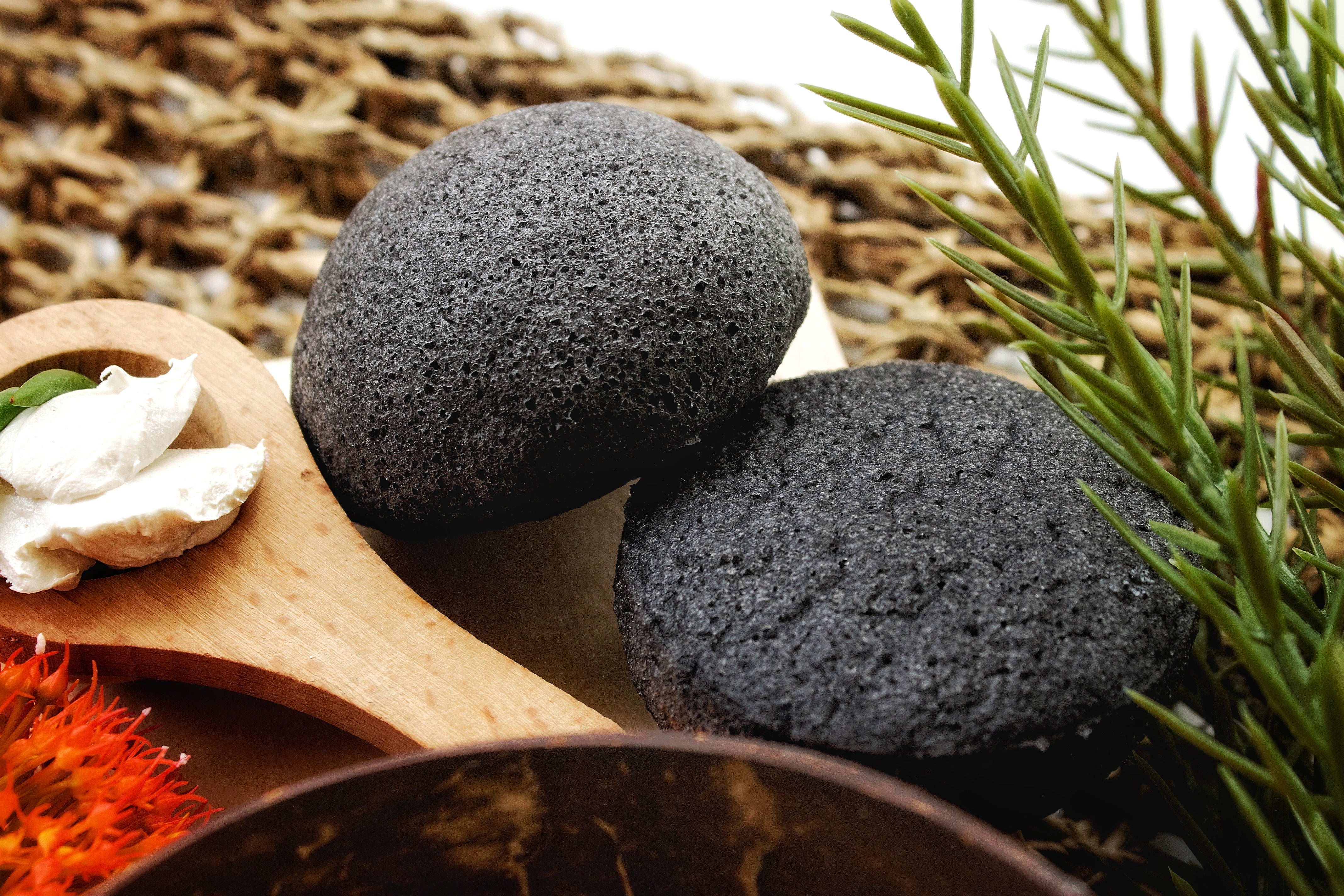 Natural Charcoal Konjac Sponge - what is it?